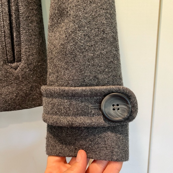 Vintage-style Banana Republic dbl breasted gray wool coat. Like-new fully lined - Picture 2 of 16